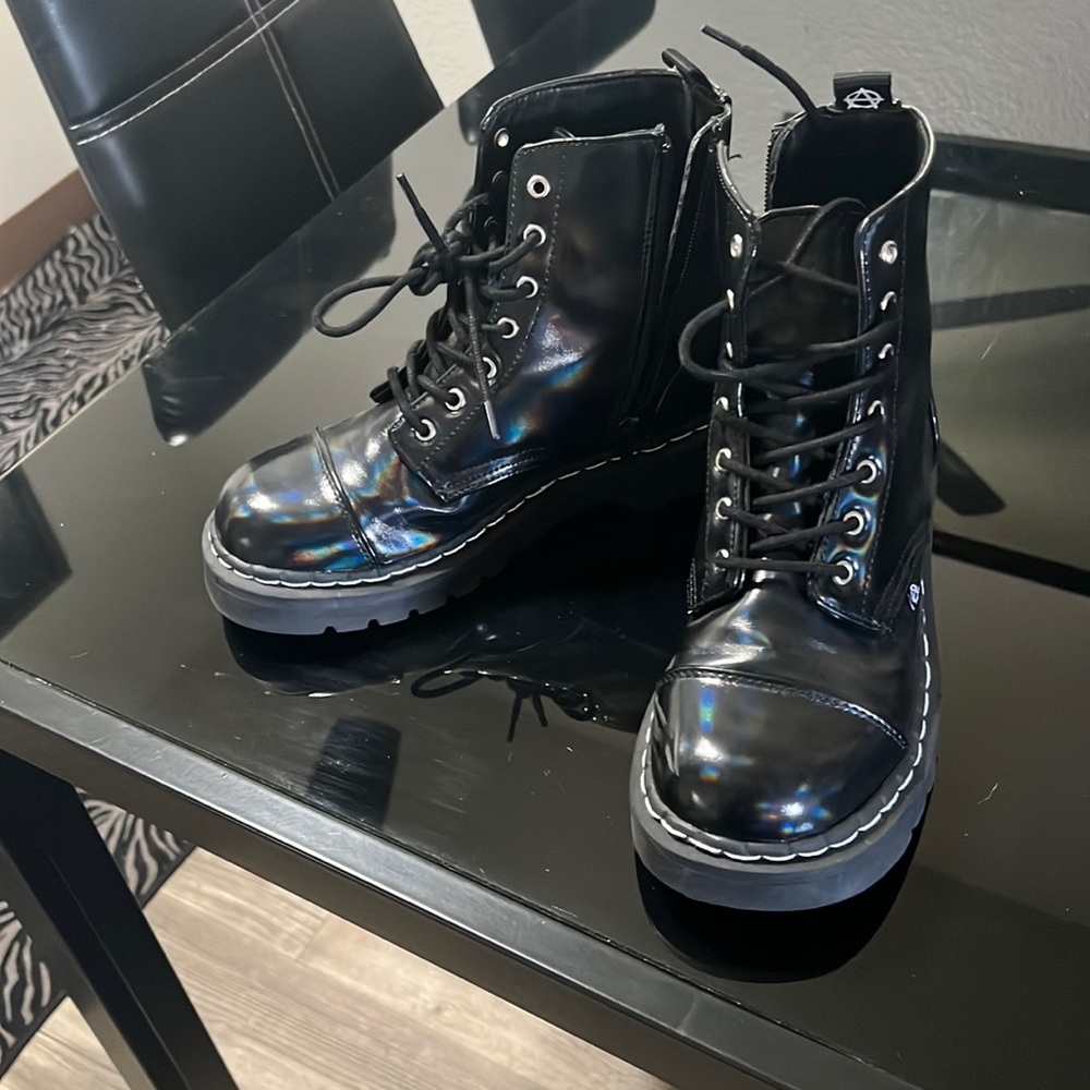 Black boot